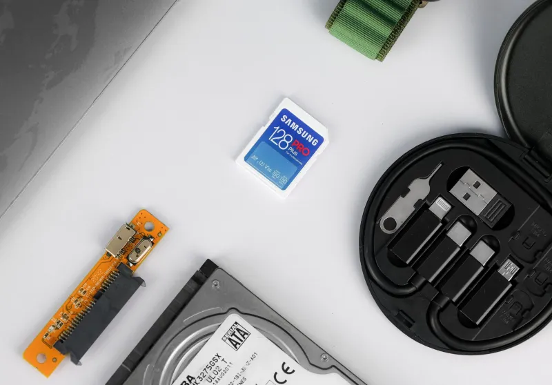 The Tiny Cable That's Quietly Killing Your $3,000 Workflow